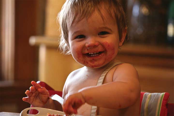 Sucking Skills of Your Kid- Is She Ready for Some Independent Eating?