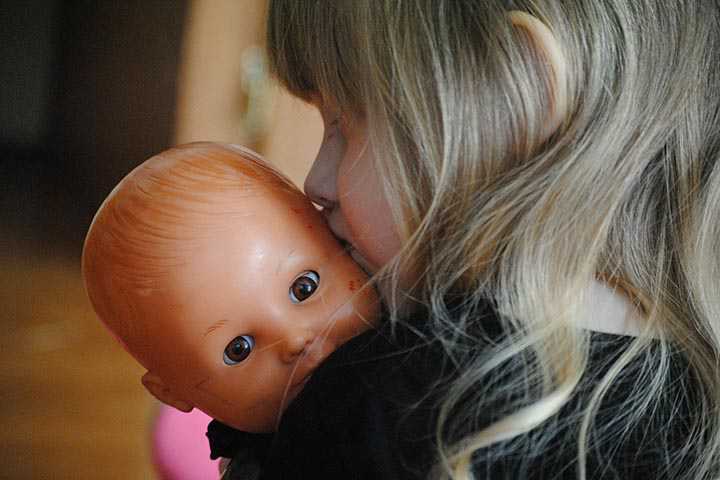 Your Kiddo May Now Show A Strong Sense Of ‘Gender-Appropriate’ Behavior