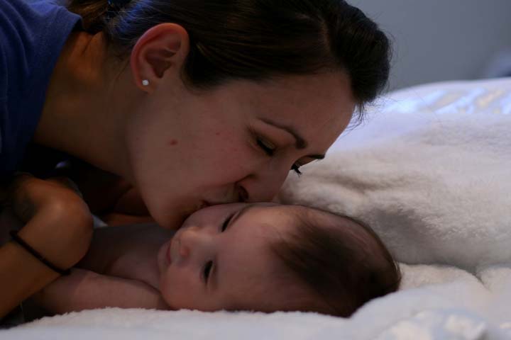Should You Be Co-Sleeping With Your Baby To Make Her Sleep?