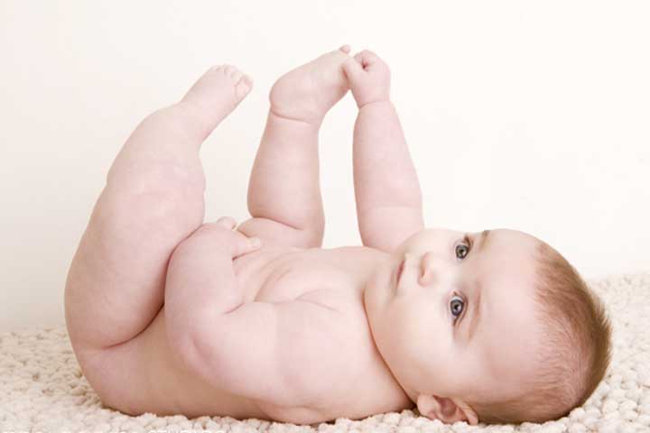 Your Baby S Able To Look At Her Feet While Lying On Her Back her feet while lying on her